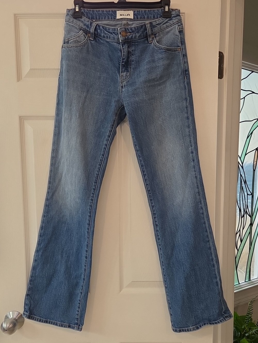 ROLLA'S DALLAS Low Boot Cut Jeans in Medium Blue Wash Like New Too Small for me.